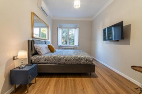 Lumen, few steps to the walls, 2 bath, 3 SmartTV, High Speed Fiber, AC Lucca